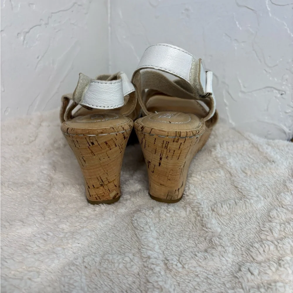 Born Hyuro White and Beige Cork Wedge Sandal size 6.5 like new condition.